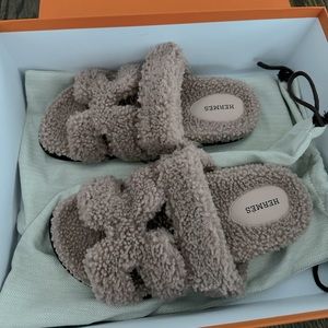 BNIB Hermès Chypre sandals - women’s 38 bois de santal